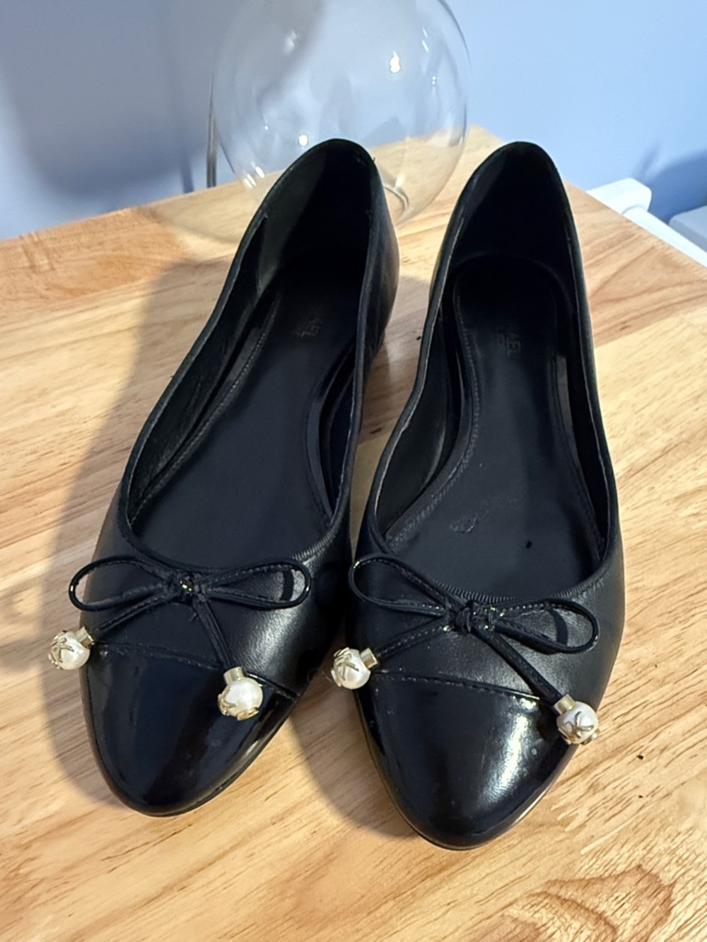 Michael Kors: Black Women's Bow Ballet Flats with Pearl MK Accents